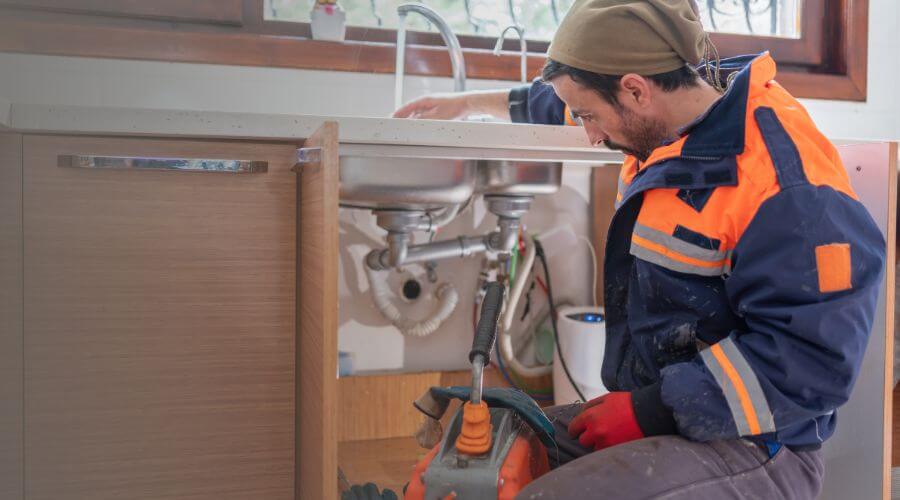 Local tankless water heater installation in Tremont, IL
